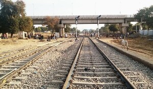 Sikar: आत्महत्या के इरादे से ट्रेन के सामने आए 2 लोग, युवती की मौत; युवक मौके से फरार  
